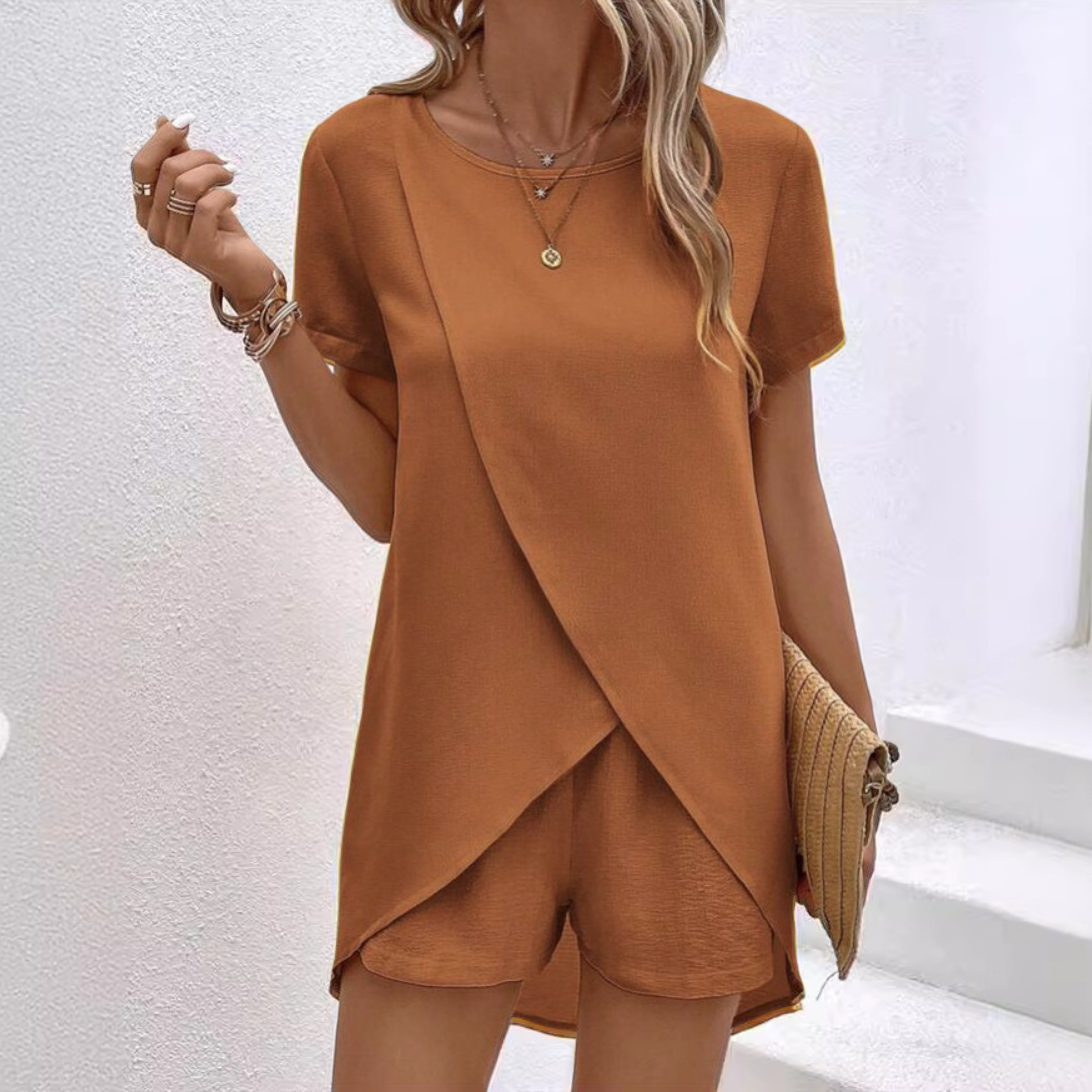 SOPHIE | FLOWY BLOUSE WITH TUMMY COVERAGE