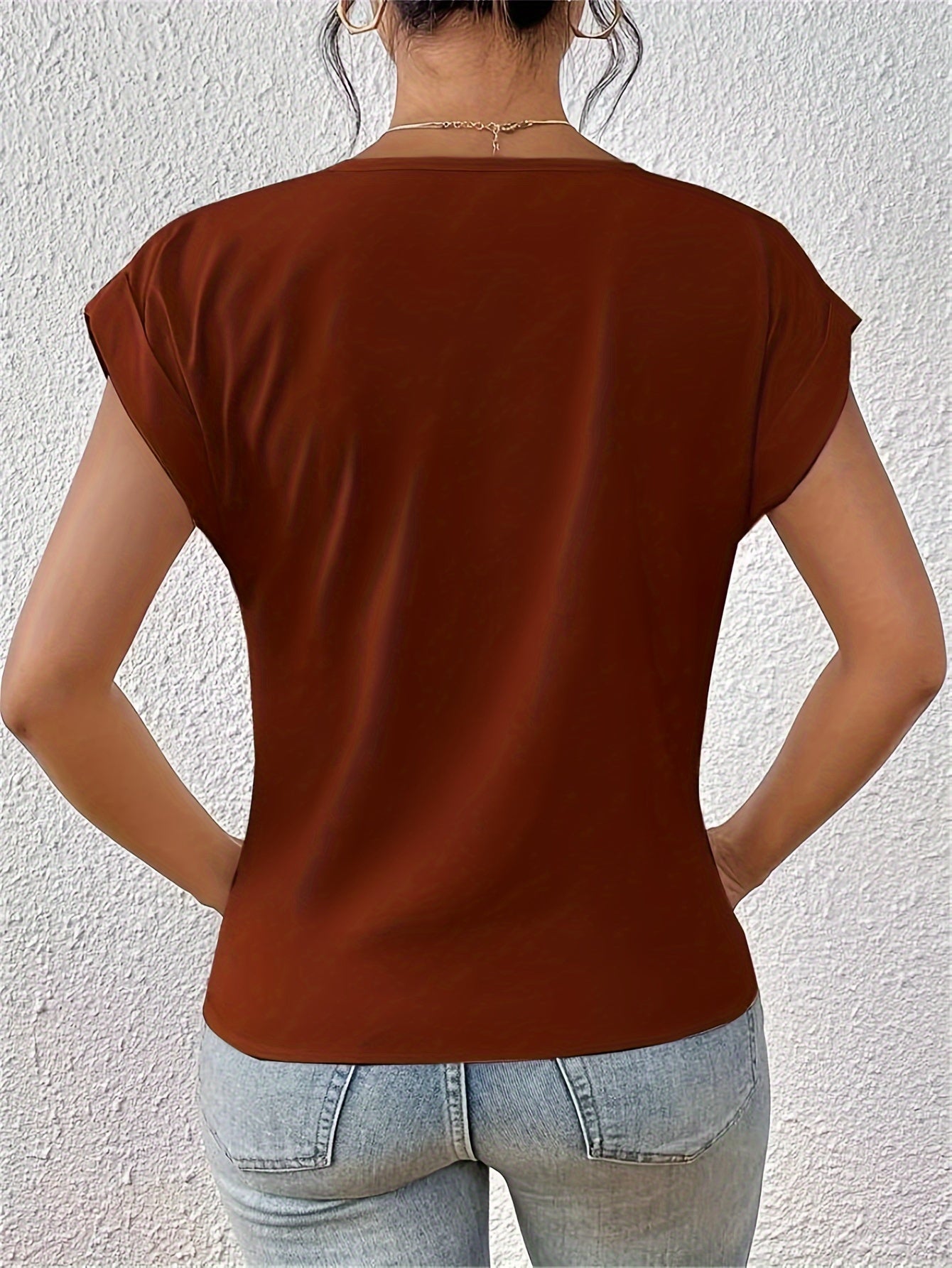 AMBER | FLOWING TUMMY COVERING V-NECK TOP