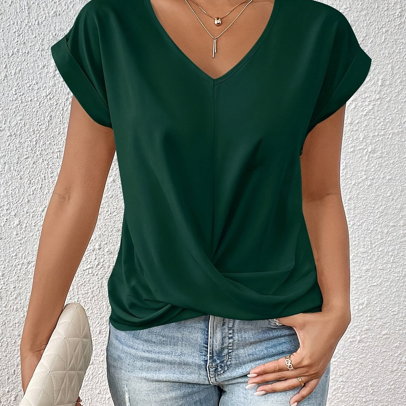 AMBER | FLOWING TUMMY COVERING V-NECK TOP