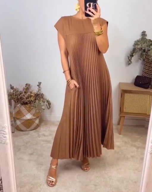 KYLIE | STYLISH TUMMY COVERING PLEATED DRESS