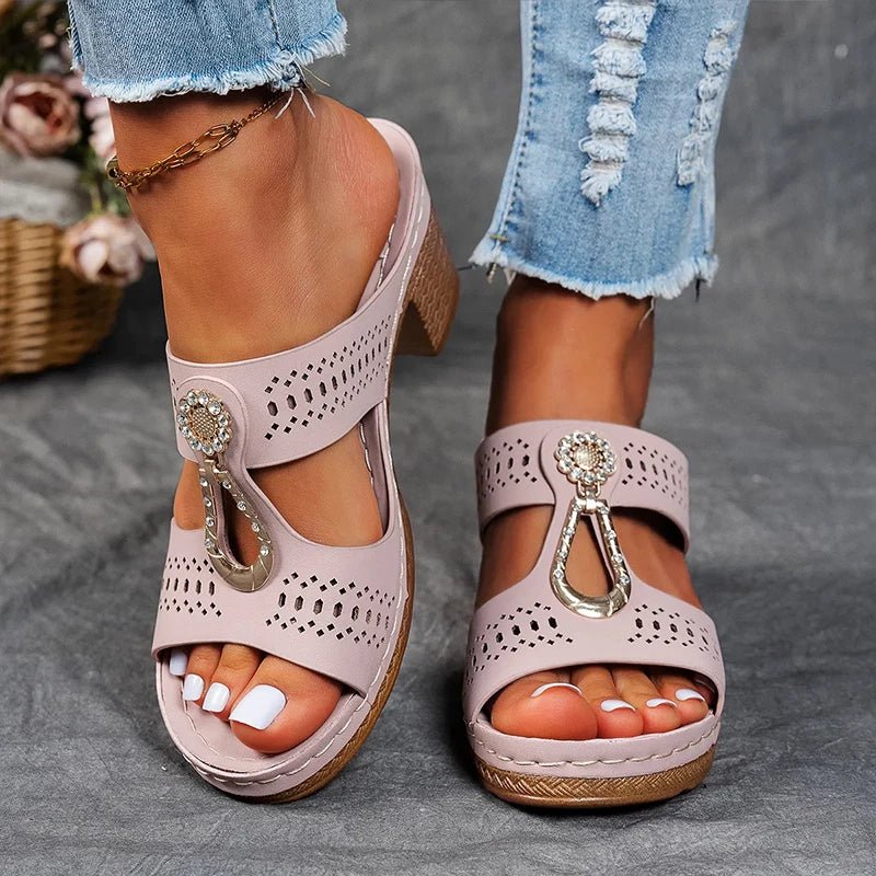 FAITH | CHIC AND COMFORTABLE SANDALS
