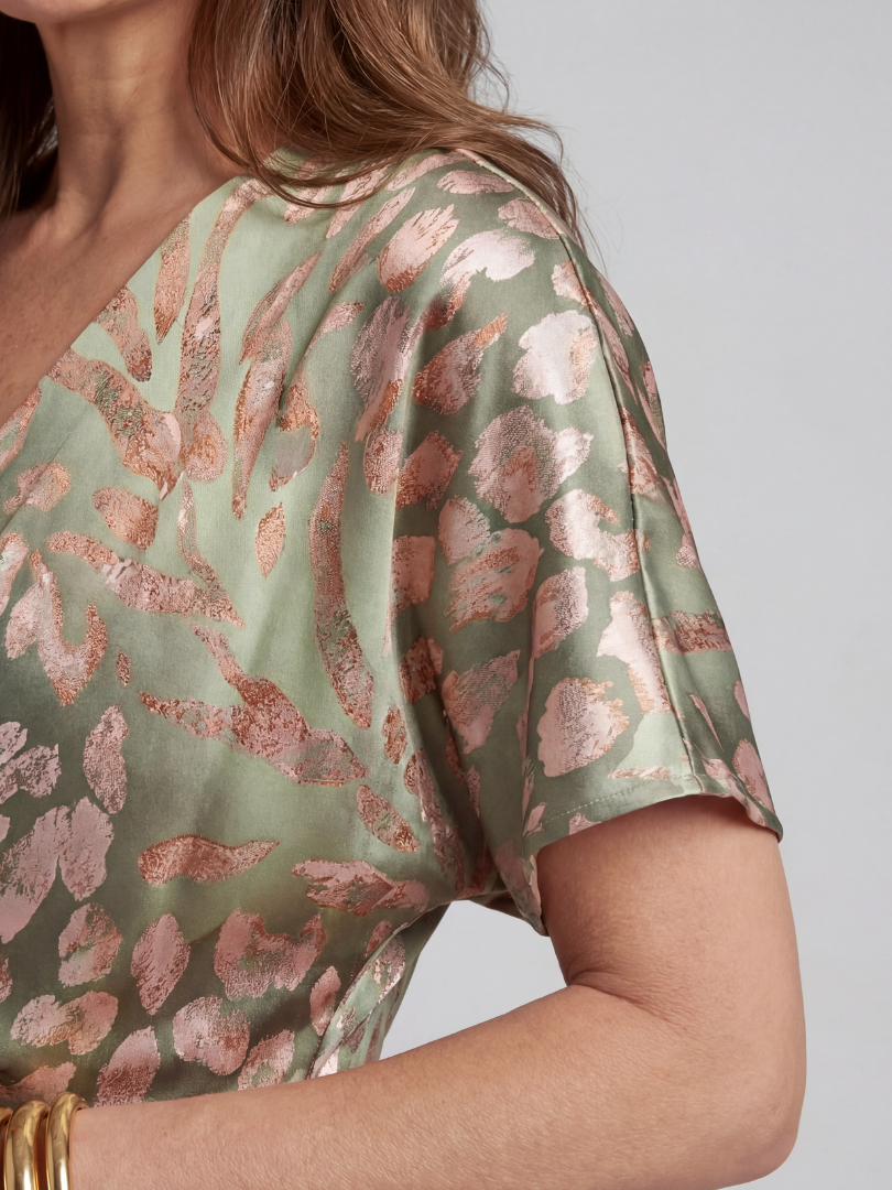 CAROLIE | ABSTRACT PRINT V-NECK MIDI DRESS