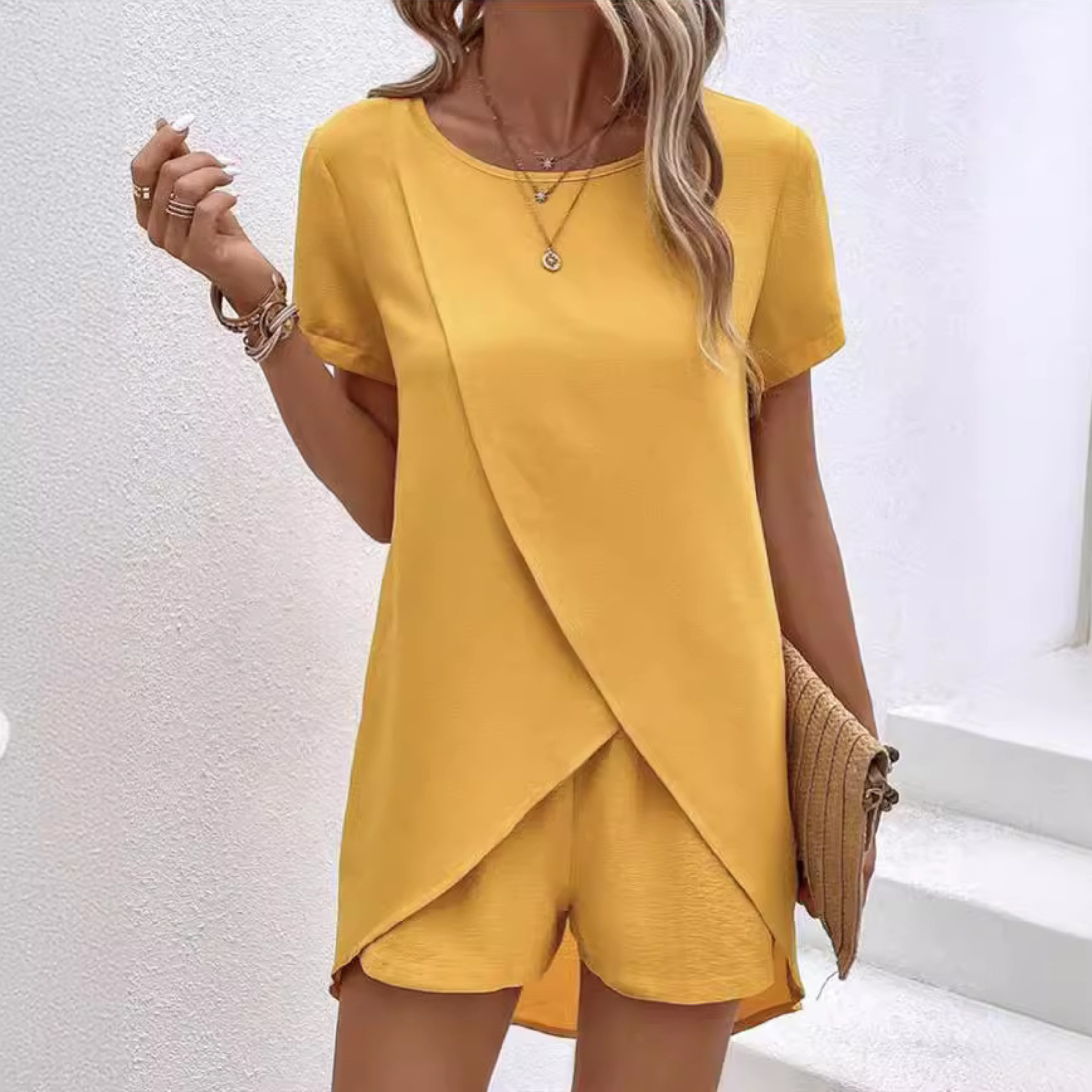 SOPHIE | FLOWY BLOUSE WITH TUMMY COVERAGE