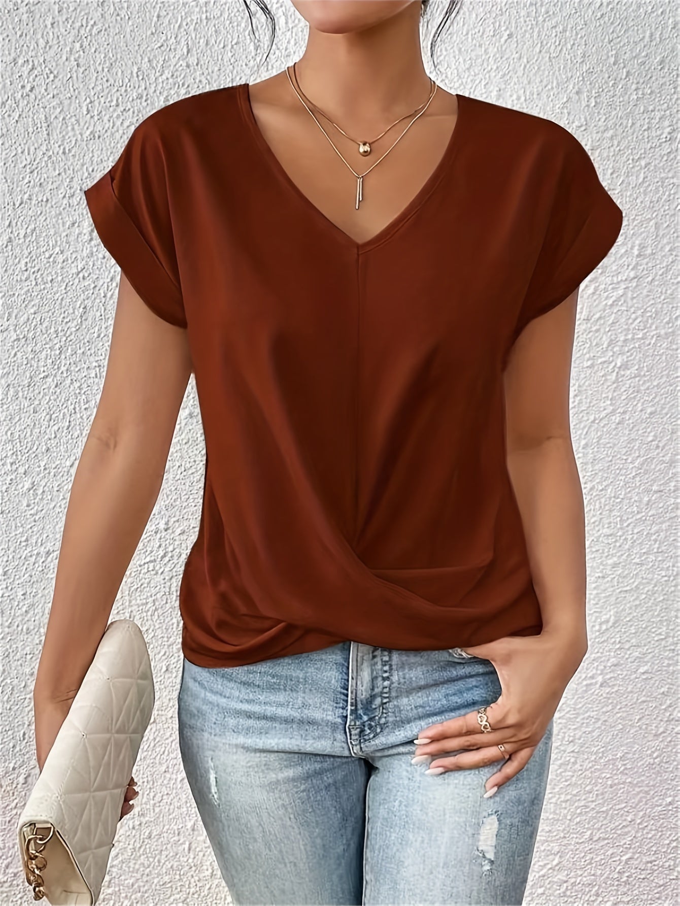 AMBER | FLOWING TUMMY COVERING V-NECK TOP