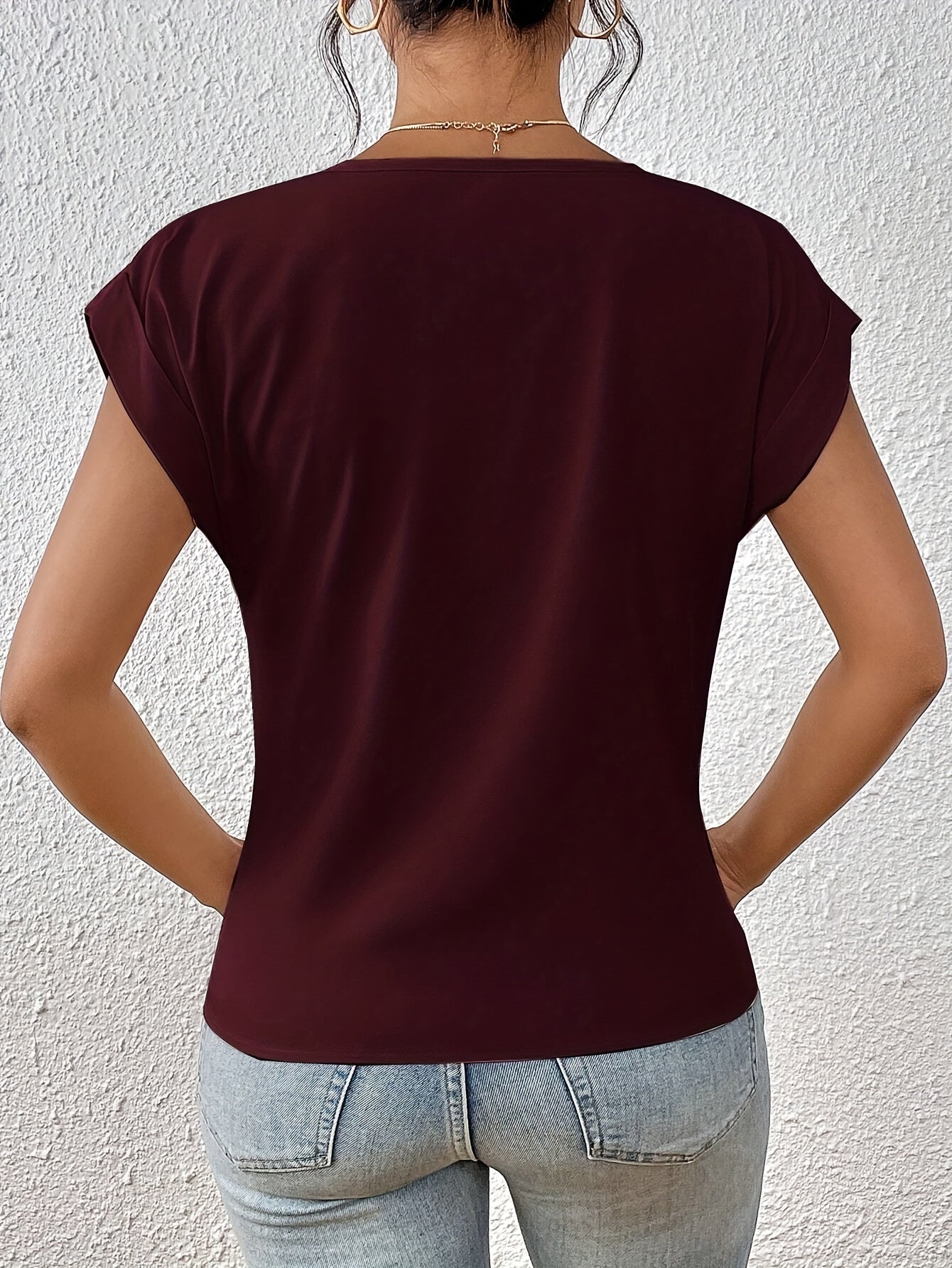 AMBER | FLOWING TUMMY COVERING V-NECK TOP