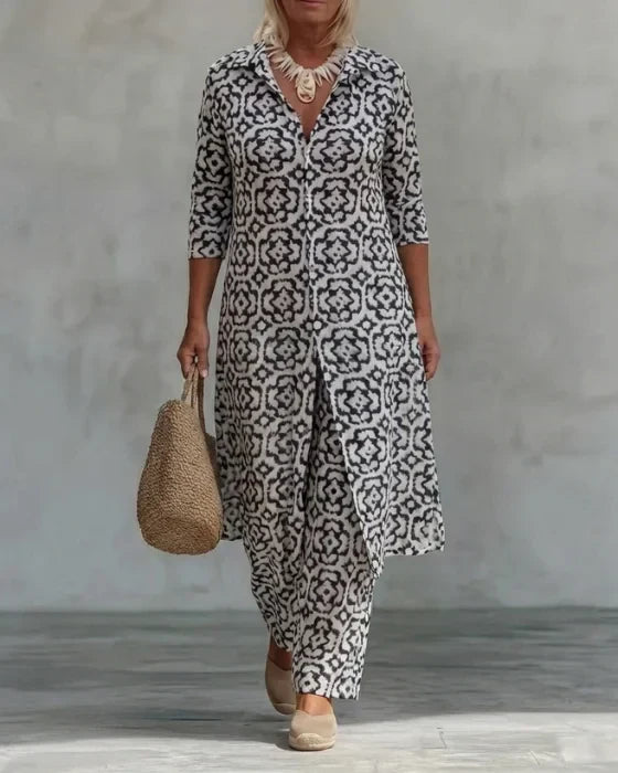 SARA | TWO-PIECE SET WITH BUTTON CLOSURE